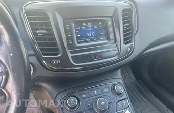 2015 Chrysler 200S - miniatura 24