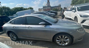 2015 Chrysler 200S - miniatura 28