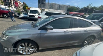 2015 Chrysler 200S - miniatura 30