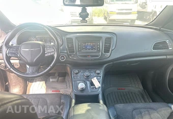 2015 Chrysler 200S - miniatura 8