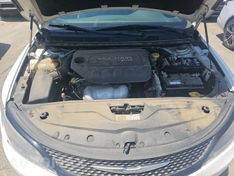 2015 Chrysler 200S - miniatura 15