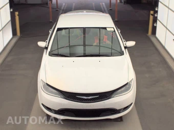 2015 Chrysler 200S - miniatura 2