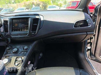 2015 Chrysler 200S – miniatura 19