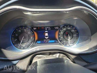 2015 Chrysler 200S – miniatura 9