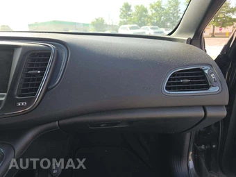 2015 Chrysler 200S - miniatura 16