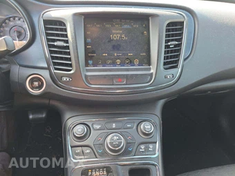 2015 Chrysler 200S - miniatura 7
