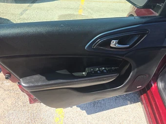 2015 Chrysler 200S – miniatura 9