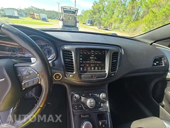 2015 Chrysler 200S – miniatura 11