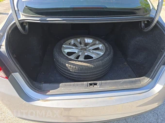 2015 Chrysler 200S – miniatura 16