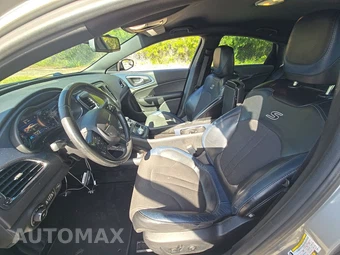2015 Chrysler 200S – miniatura 7