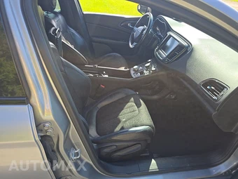 2015 Chrysler 200S – miniatura 8