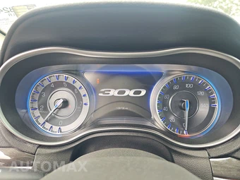 2015 Chrysler 300 Limited – miniatura 12