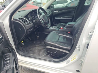 2015 Chrysler 300 Limited – miniatura 7