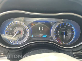 2015 Chrysler 300 Limited – miniatura 12