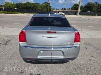 2015 Chrysler 300C - miniatura 6