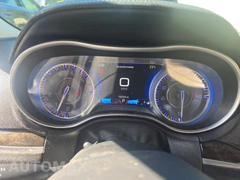 2015 Chrysler 300C – miniatura 12