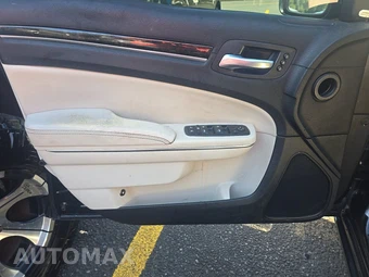 2015 Chrysler 300C – miniatura 9