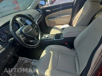 2015 Chrysler 300C – miniatura 13