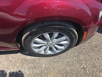 2015 Chrysler 300C – miniatura 9