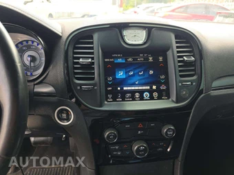 2015 Chrysler 300S – miniatura 10