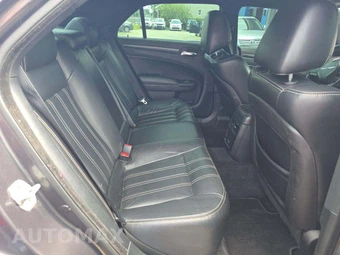 2015 Chrysler 300S – miniatura 16