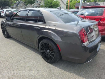 2015 Chrysler 300S – miniatura 2