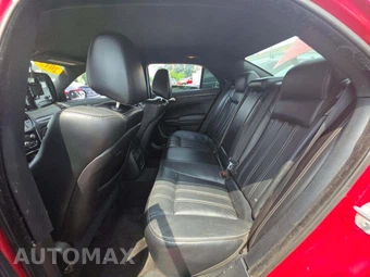 2015 Chrysler 300S – miniatura 13