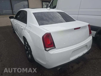 2015 Chrysler 300S - miniatura 2