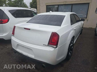 2015 Chrysler 300S - miniatura 3