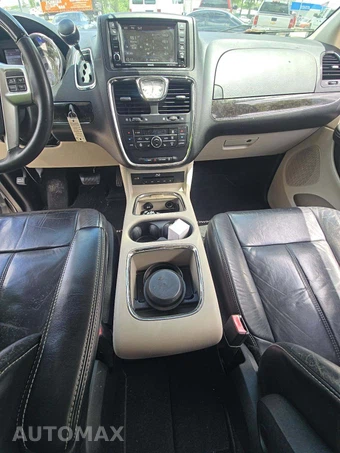 2015 Chrysler Town & Country Limited Platinum 121.2" WB - miniatura 10