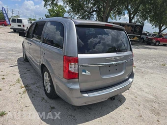 2015 Chrysler Town & Country Limited Platinum 121.2" WB - miniatura 2