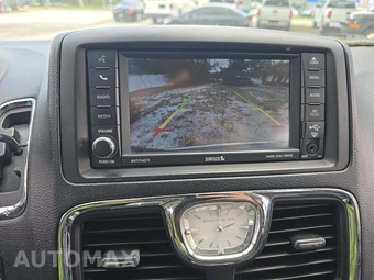 2015 Chrysler Town & Country Limited Platinum 121.2" WB - miniatura 24