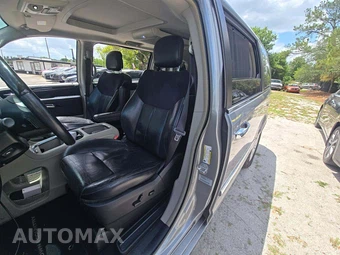 2015 Chrysler Town & Country Limited Platinum 121.2" WB - miniatura 6