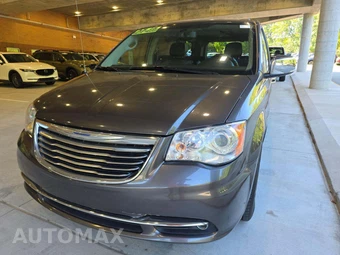 2015 Chrysler Town & Country Limited Platinum 121.2" WB
