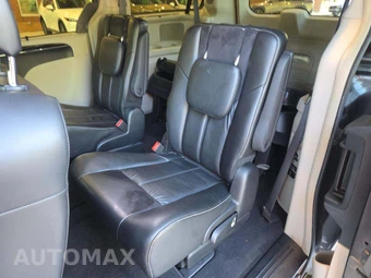 2015 Chrysler Town & Country Limited Platinum 121.2" WB - miniatura 13