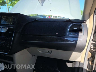 2015 Chrysler Town & Country Limited Platinum 121.2" WB - miniatura 17