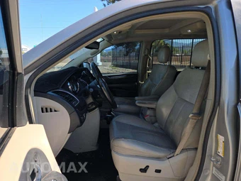 2015 Chrysler Town & Country Limited Platinum 121.2" WB - miniatura 3