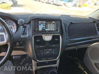 2015 Chrysler Town & Country Limited Platinum 121.2" WB - miniatura 7
