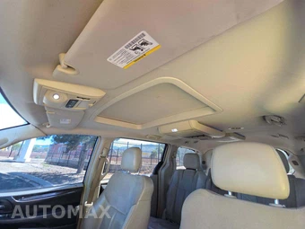 2015 Chrysler Town & Country Limited Platinum 121.2" WB - miniatura 8