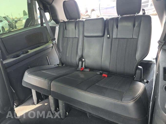 2015 Chrysler Town & Country S 121.2" WB - miniatura 14