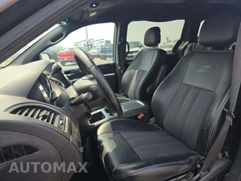 2015 Chrysler Town & Country S 121.2" WB - miniatura 6