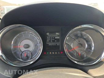 2015 Chrysler Town & Country S 121.2" WB - miniatura 9