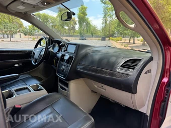 2015 Chrysler Town & Country Touring 121.2" WB - miniatura 12