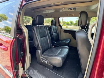 2015 Chrysler Town & Country Touring 121.2" WB - miniatura 15