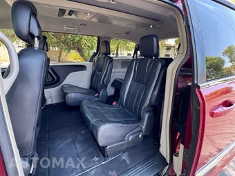 2015 Chrysler Town & Country Touring 121.2" WB - miniatura 16