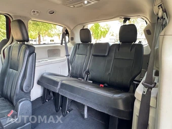 2015 Chrysler Town & Country Touring 121.2" WB - miniatura 17