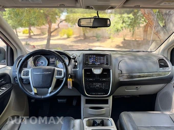 2015 Chrysler Town & Country Touring 121.2" WB - miniatura 18
