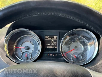 2015 Chrysler Town & Country Touring 121.2" WB - miniatura 20