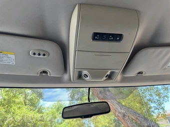 2015 Chrysler Town & Country Touring 121.2" WB - miniatura 25
