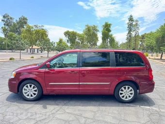 2015 Chrysler Town & Country Touring 121.2" WB - miniatura 6